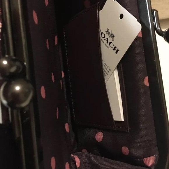 Authentic COACH L.Ed Disney Kisslock wristletπ - Picture 6 of 8